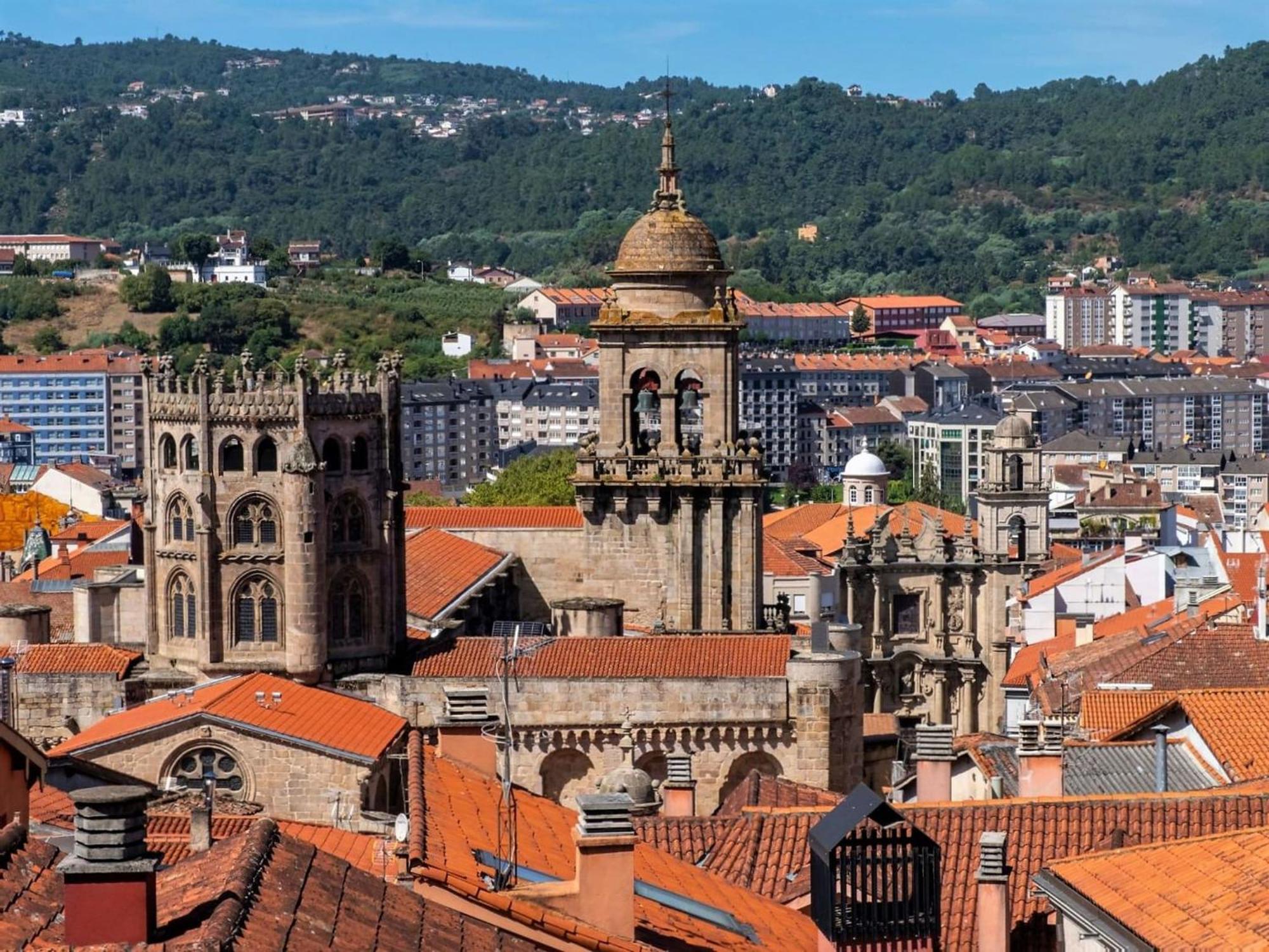 Charming Apartment In Ourense Overlooking The City Exteriör bild
